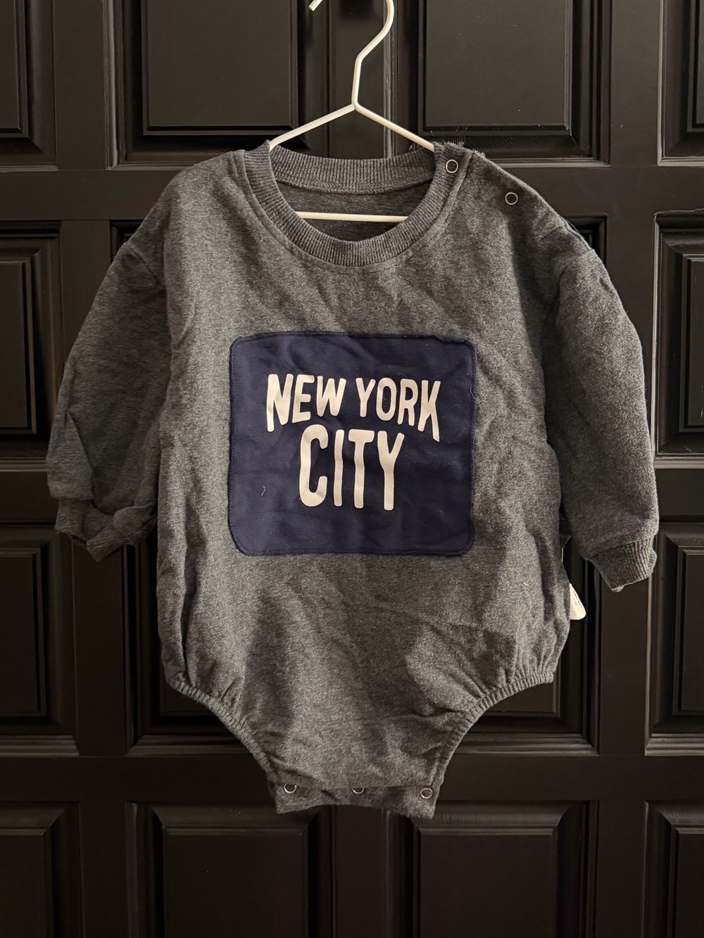 Infant 12-18m NYC grey romper